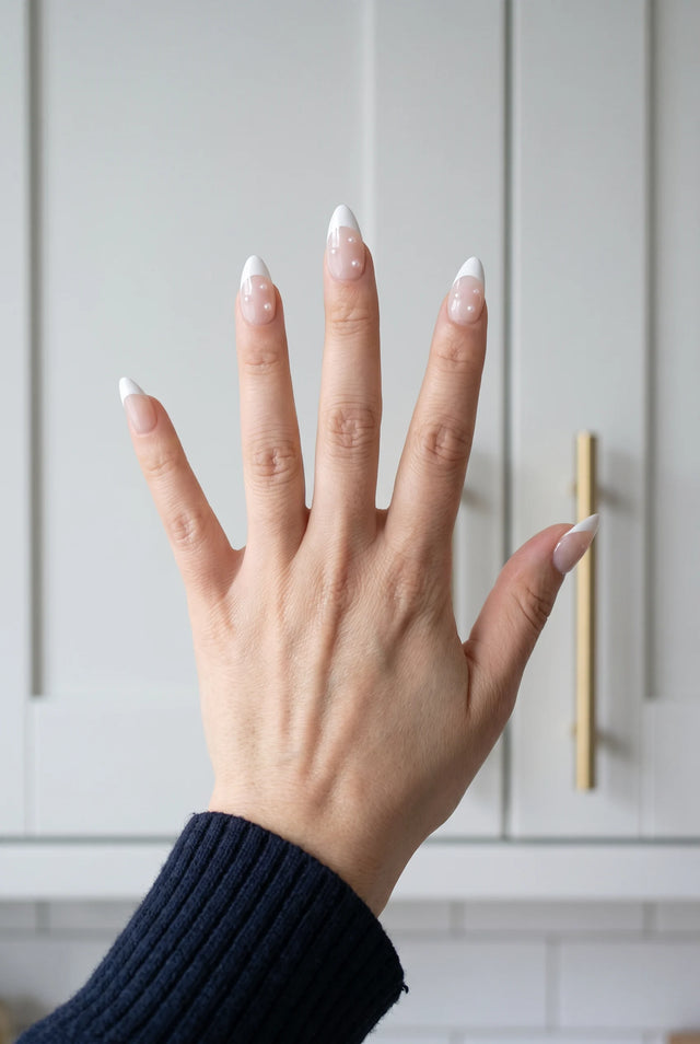 Perle Blanche press-on nails, Short Almond