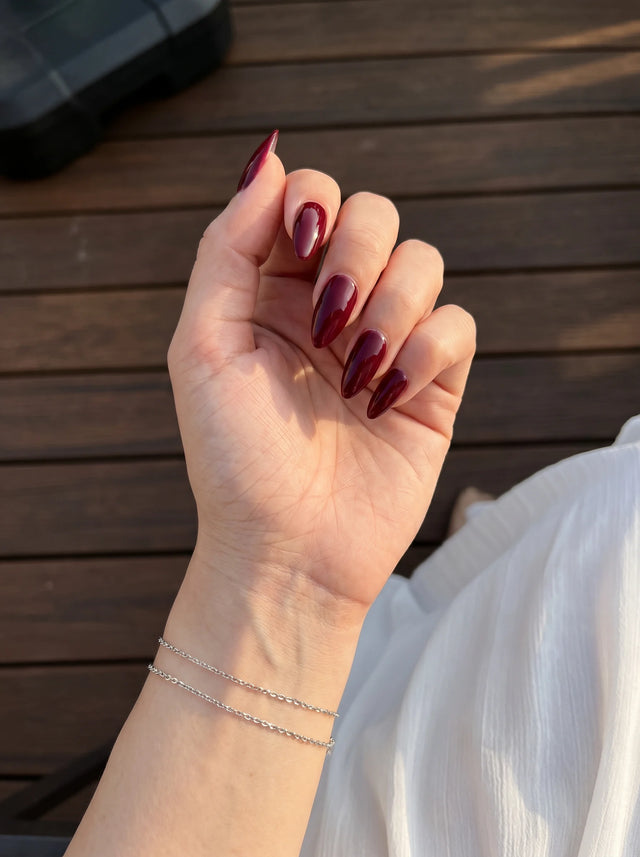 Plum Rouge press-on nails, Short Almond